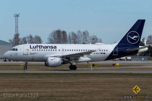 Airbus A319-114